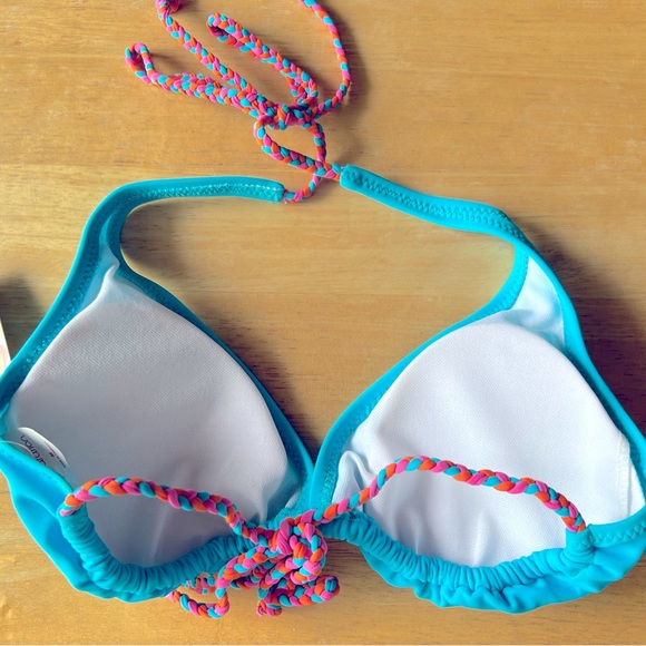 Bikini - Picture 2 of 5